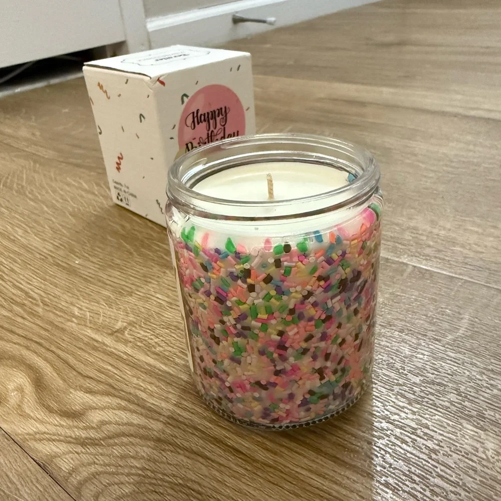 NIB Colorful Confetti Sprinkle Happy Birthday Candle - Vanilla & Cream Scented